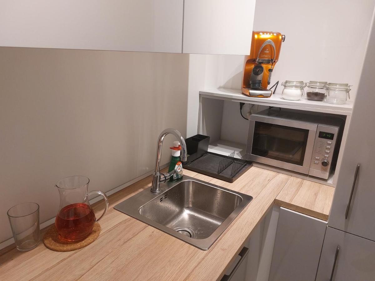 Utulny Apartman S Balkonom Lägenhet Bratislava Exteriör bild