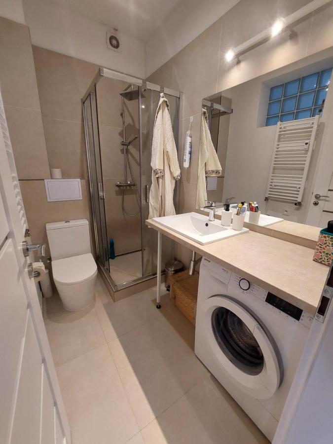 Utulny Apartman S Balkonom Lägenhet Bratislava Exteriör bild