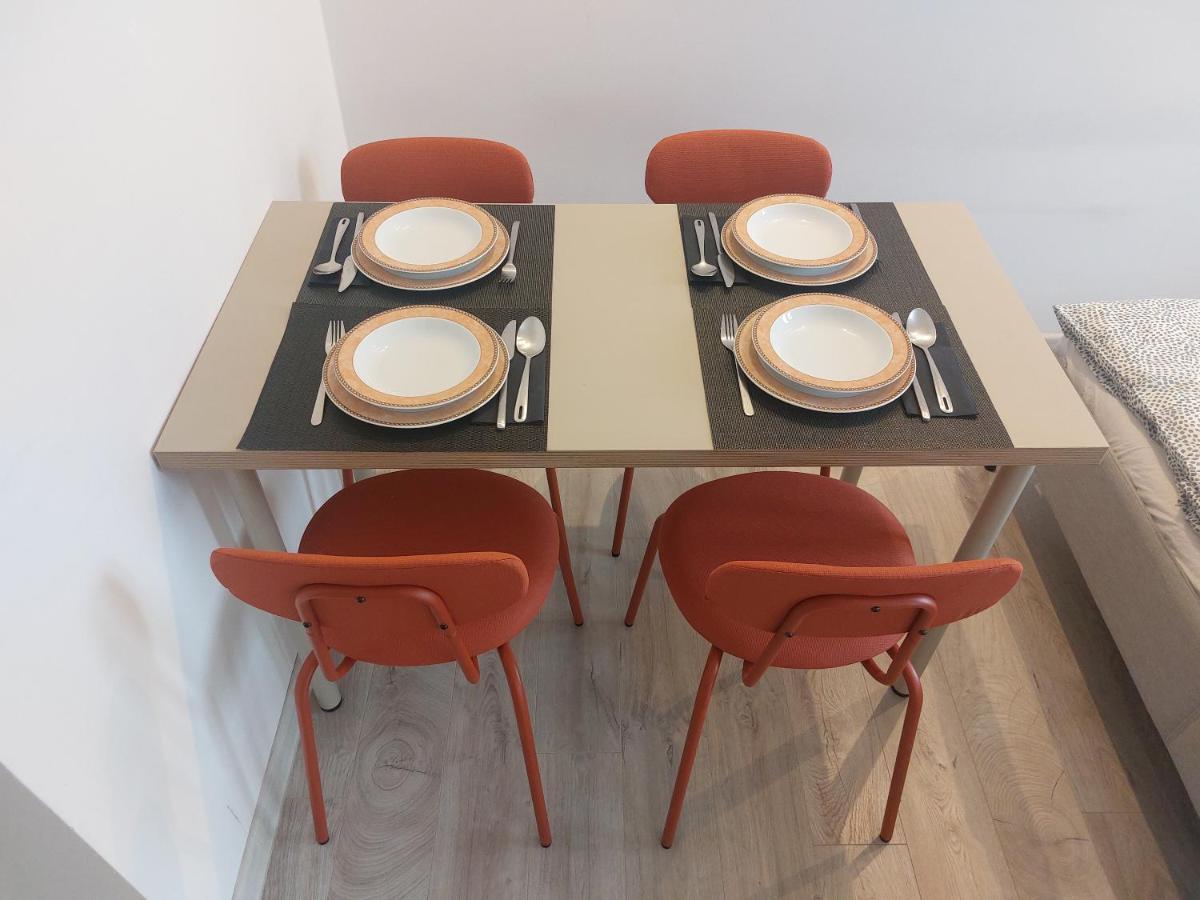 Utulny Apartman S Balkonom Lägenhet Bratislava Exteriör bild
