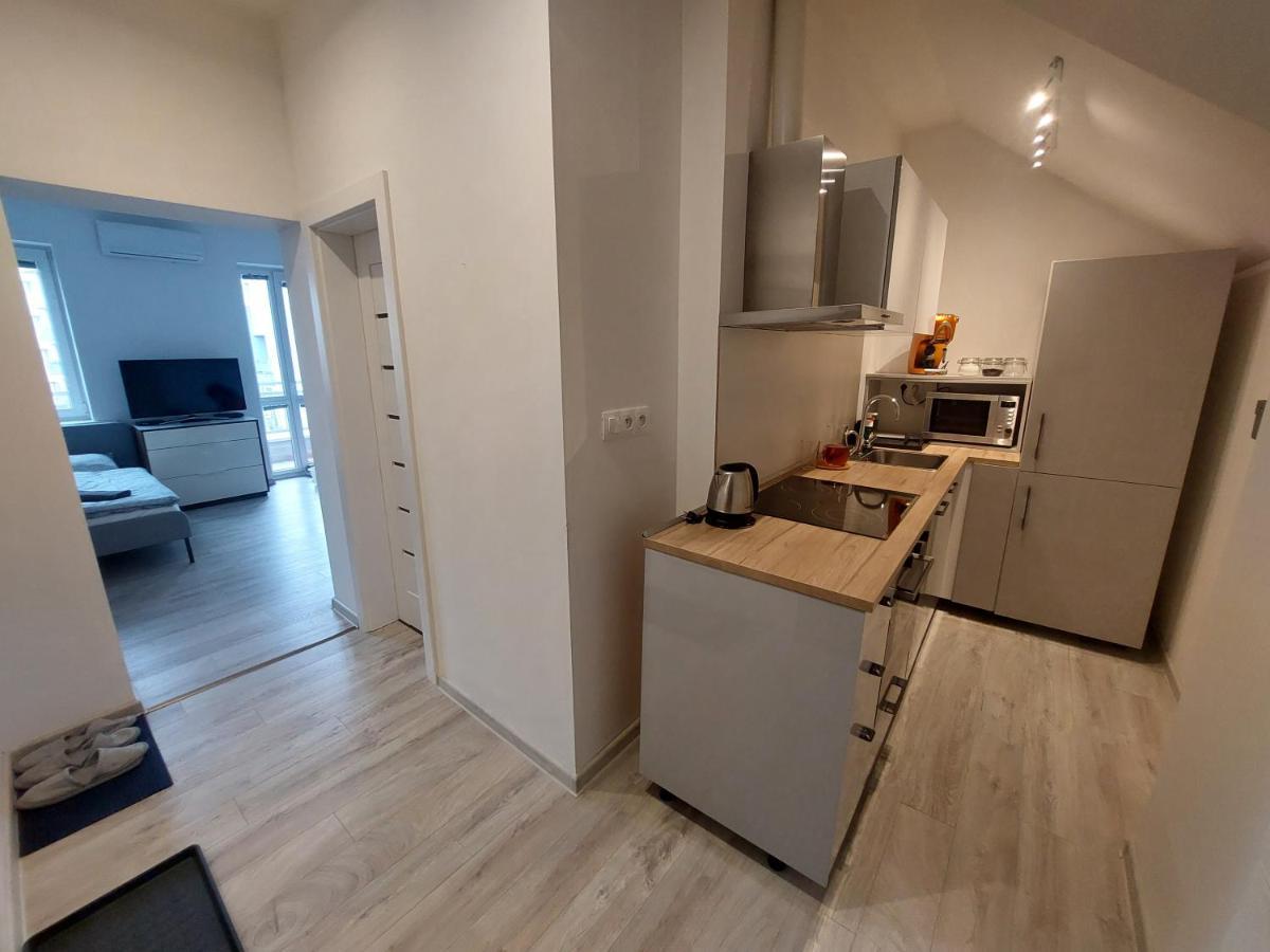 Utulny Apartman S Balkonom Lägenhet Bratislava Exteriör bild